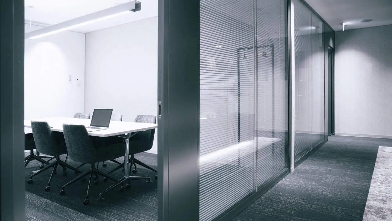 7 Simple Tips to Keep Commercial Floors Shiny and Clean